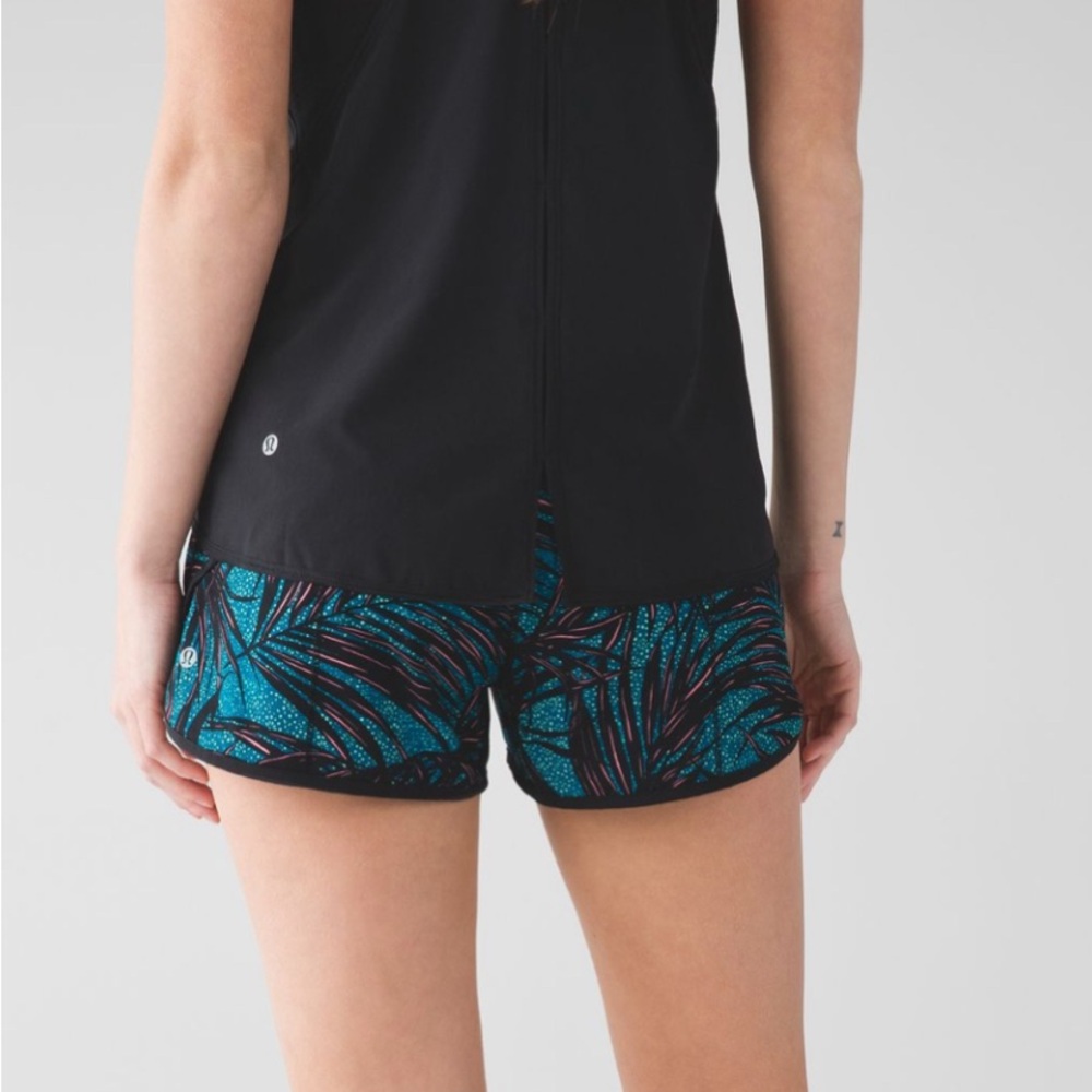 Lululemon Speed Short - Palm Lace Tofino Teal Multi / Black - size 2
